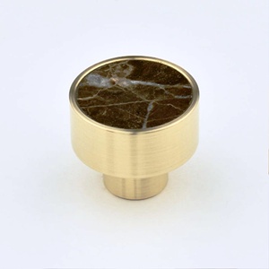 Boutons en marbre blanc et doré de forme squred avec taille de forme de couleur personnalisée fabriqués en Inde article - Product Image 2