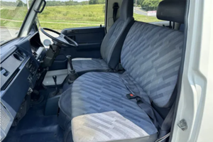 PRÊT À CONDUIRE - VÉHICULE D'OCCASION À VOLANT À GAUCHE |   Conduite à droite |   TOYOTA HIACE DOUBLE CABINE DIESEL 4x4 5 VITESSES 1991 - Product Image 5