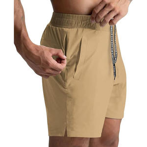 Pantalones cortos atléticos Logotipo personalizado Joggers ligeros Correr Gimnasio Ropa deportiva Hombres Entrenamiento Fitness Gym Shorts - Product Image 1