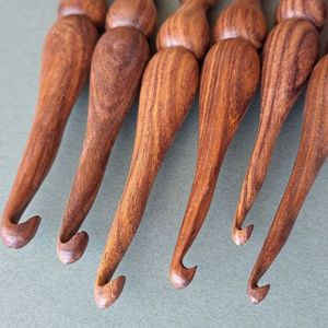 Ensemble d'aiguilles à crochet en bois avec pochette en tissu - Design simple, léger, écologique, accessoire de couture - Product Image 4