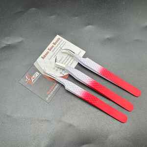 Pince à cils en acier durable testée à la main à deux tons rouge blanc Logo personnalisé 90 pince à cils à pointe sans fibre à 65 degrés - Product Image 1