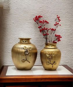घरेलू सजावट के लिए अच्छी गुणवत्ता क्लासिक डिजाइन सजावटी फूल vase - Product Image 2