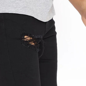 2025 été hommes en détresse jean Shorts coupe régulière respirant Denim solide impression lumière/foncé lavage bouton formel brut ourlet décontracté - Product Image 6