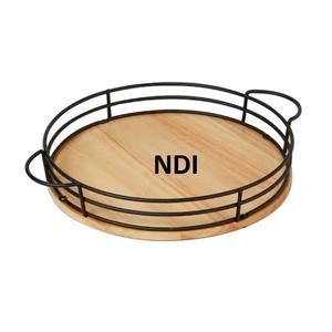 Bandeja de servicio redondeada de metal y madera Aperitivos hechos a medida Bandejas dulces a la venta Servidor de desayuno Acabado negro Diseño exclusivo - Product Image 1