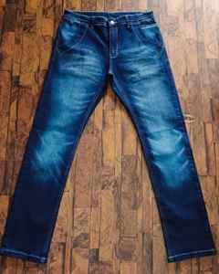 Personnaliser les jeans avec un logo personnalisé - Product Image 4