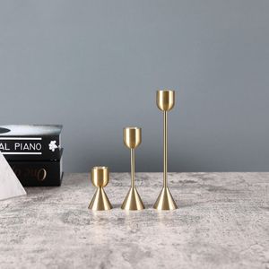 Portavelas sin Llama de Diseño en Oro y Plata |   Soporte de Brazo y Pilar de Aluminio para Eventos Navideños y del Hogar, Hecho a Mano - Product Image 5