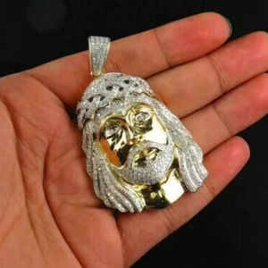 Pendentif pour homme 3,30Ct en moissanite véritable taille ronde JESUS FACE plaqué or jaune 14K - Product Image 1