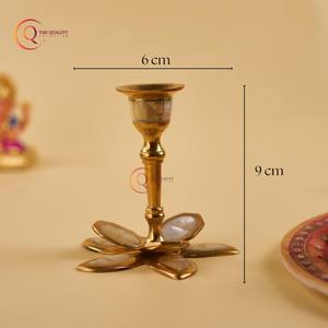 Mariage et fêtes de haute qualité fournitures de pot de bougie Unique bougeoir de table en métal fait à la main couleur or coulé fait - Product Image 2