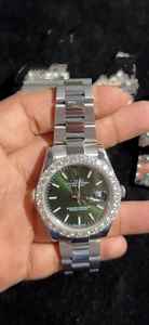 Montre de luxe originale personnalisée avec cadran noir entièrement serti de diamants Moissanite, modèle Only Bezel Iced Out - Product Image 2