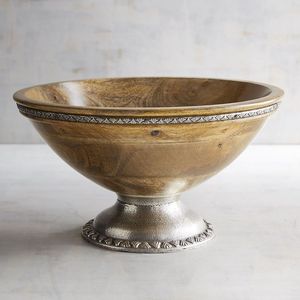 Cuenco de madera tradicional con mango de metal, forma redonda clásica, perfecto para servir platos culturales, sopas y comida casera fresca - Product Image 2