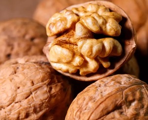 Noix de Grenoble séchées certifiées biologiques, approvisionnement en vrac, exportation, qualité brute de qualité A, décortiquées et non décortiquées, pour la vente au détail et l'industrie alimentaire - Product Image 4