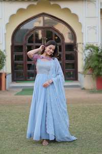 Tenue attrayante à la mode Meilleure robe en fausse Georgette de qualité supérieure et Dupatta avec un riche travail d'impression de position florale Exportateur indien - Product Image 6