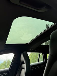 เบสท์บาย 2022 ปอร์เช่ พานาเมร่า 4S สปอร์ต ทูริสโม ทวินเทอร์โบ V6 ขับเคลื่อนสี่ล้อ หลังคาพาโนรามิกเต็มรูปแบบ - Product Image 4