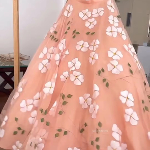 La más hermosa última seda Lehenga Choli con estampado floral para fiestas y ocasiones de invierno - Product Image 1