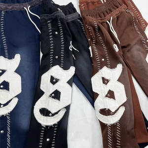 Ensemble de survêtement streetwear en polaire d'hiver avec broderie inversée personnalisée, comprenant un sweat à capuche vintage délavé à l'acide et un pantalon de survêtement évasé - Product Image 4