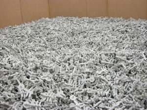Filaments de TPU blancs et noirs, qualité moulage par soufflage, matériau de recyclage pour la production industrielle - Product Image 2