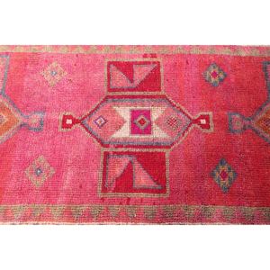 Tapis turc vintage 3,3x10,1 pi (102x308 cm), tapis géométrique rose Herki - Product Image 5