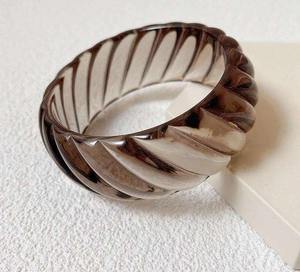 Brazalete de Resina Moderno para Mujer, Joyería de Diseño Hecha a Mano, Brazalete de Resina y Pulsera de Resina - Product Image 1