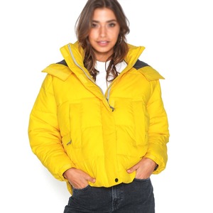 Ropa de invierno hecha en Pakistán, babero personalizado para mujer, chaqueta acolchada para mujer, chaqueta acolchada a prueba de viento para niña - Product Image 1