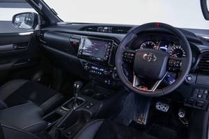 Used 2025 Mid-Size Off-Road Pickup 2.8 GD-6 GR Sport 4x4 - Product Image 4