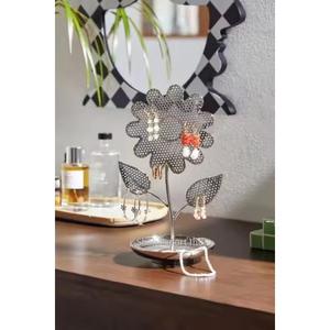 Nouveau support de bijoux décoratif en fer doré Design de fleurs avec plateau en métal pour le stockage d'affichage et le support de décoration de table - Product Image 2