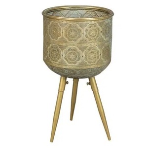 Lot de 2 jardinières avec support en finition dorée pour la maison, le mariage et la fête de Noël. - Product Image 6