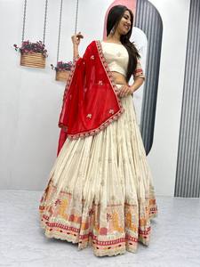 Lehenga choli ผ้าทิชชูแท้สีครีมมีลายปักสีแดงสำหรับผู้หญิงชุดปาร์ตี้ - Product Image 4