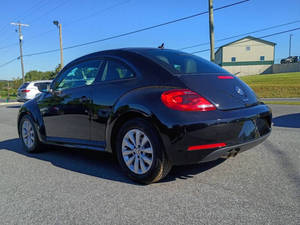 Voiture d'occasion de qualité abordable, Volkswagen Beetle 1.8T Wolfsburg Edition PZEV 2016, conduite à gauche - Product Image 4