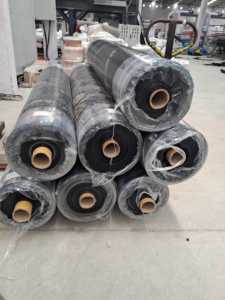 Rouleaux de tissu de bâche PE noir personnalisable imperméable style uni avec taille GSM personnalisée et nom de marque - Product Image 4