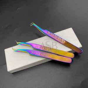 Pinzas de plasma arcoíris con logotipo personalizado, pinzas para pestañas con estampado de mariposas, extensión de pestañas puntiagudas probadas a mano de acero sostenible - Product Image 1