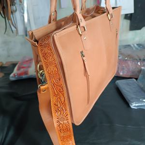 Venta caliente estilo de lujo vaquera occidental sillín manta bolsa de mano herramientas de mano para niñas bolsa de flecos listo para stock - Product Image 2