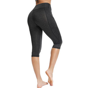 Leggings de yoga taille haute capri unis pour femmes |   Pantalon de fitness et de gym respirant, à séchage rapide, anti-vent, éco-responsable et sculptant la silhouette - Product Image 2