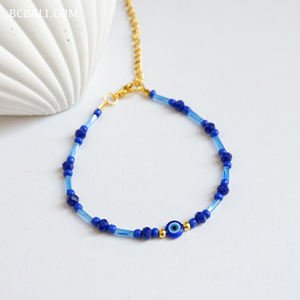 Pulsera de Ojo Turco con Dijes de Cuentas Intrincados, un Accesorio Elegante para Mujer que Protege Contra la Negatividad - Product Image 1