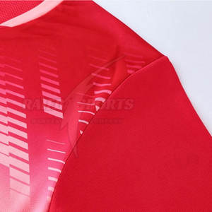 Los últimos uniformes de fútbol totalmente personalizados, ropa de equipo, impresión personalizada de alta calidad, servicio OEM, uniforme de sublimación de fútbol - Product Image 3