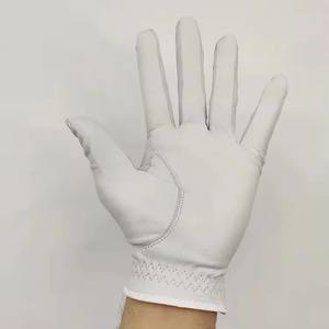 Gants de golf pour hommes en microfibre de haute qualité avec protection UV personnalisables et minces pour un port confortable - Product Image 4