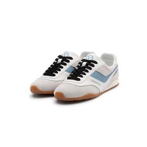 รองเท้าผ้าใบวาเลนติโน่รุ่นเรโทรสีขาว/สกายวอล์คกิ้ง - Product Image 2