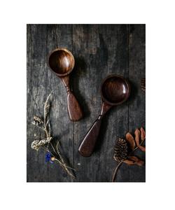 Práctico cuchara de madera para café que simplifica el control de porciones, ayudando a lograr una dosificación consistente en cada preparación para tazas perfectas a diario. - Product Image 1