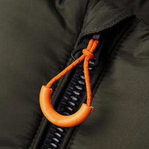 Chaqueta de invierno con capucha y forro polar impermeable de algodón y poliéster de camuflaje para hombre de alta calidad con cuello redondo - Product Image 5