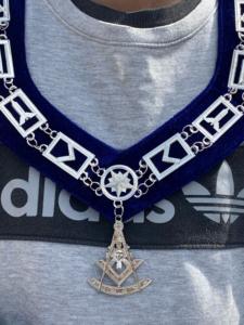 ผ้ากันเปื้อนเครื่องราชกกุธภัณฑ์ที่มีปลอกคอและถุงมือ MADE-HSE มือ - Product Image 4