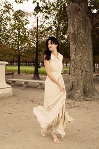 Robe mi-longue vintage classique à manches longues taille haute imprimée couleur avec col rabattu fête de plage occidentale portant une belle tenue - Product Image 3