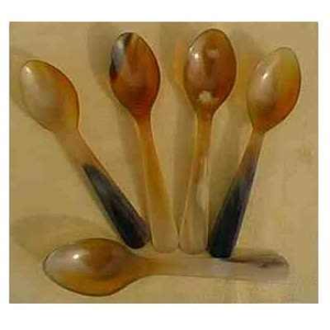 Cucharas para Servir Ensaladas de Cuerno de Búfalo, Hechas a Mano en India, de la Mejor Calidad, Ecológicas, con Diseño Personalizado y Mango Largo, para Té y Cocina - Product Image 1