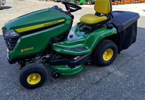 Tractor Cortacésped Industrial John Deere X350R Diésel de 2 Tiempos y 42 Pulgadas Cortadora de Césped con Motor de 125cc, Depósito de 100L y Descarga Lateral - Product Image 2