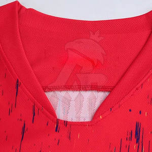 Uniforme de fútbol de sublimación de moda superior de calidad superior que ofrece una excelente absorción de humedad y un aspecto profesional - Product Image 2