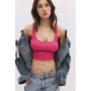 Camiseta sin mangas estampada con detalle de corsé y tirantes gruesos - Product Image 1