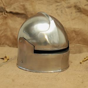 Casco de caballero medieval de acero hecho a mano, equipo de armadura de cosplay ecológico con soporte de madera - Product Image 4