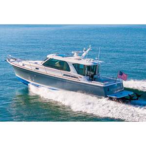 Sabre 43 Salon Express 2024, Casco de Fibra de Vidrio Resistente, Motor de Gasolina de 350 HP, 35-40 Nudos - Product Image 6