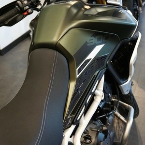 Protezioni Laterali Serbatoio in Gel 3D per Moto Triumph Tiger 900 Rally - Product Image 5