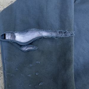 Sweat à capuche en denim délavé lourd 500GSM pour homme, fermeture éclair, streetwear - Broderie et impression délavées |   100% coton - Product Image 3