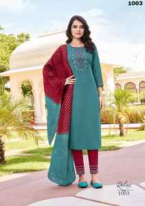 Collection de trois pièces de haute qualité, pantalon Kurti en Chinon lourd avec broderie du fabricant dupata de Surat inde - Product Image 3