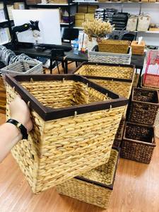 Panier de rangement en jacinthe d'eau magnifiquement tissé à la main de haute qualité pour l'organisation et la décoration de la maison Mme Cherish - Product Image 5